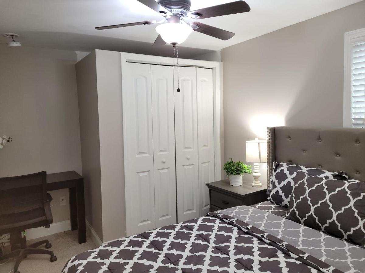 Apartment With Brand New Furniture And Large Parking ウェスト・セネカ エクステリア 写真