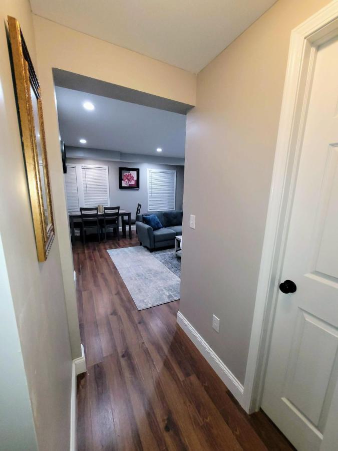 Apartment With Brand New Furniture And Large Parking ウェスト・セネカ エクステリア 写真
