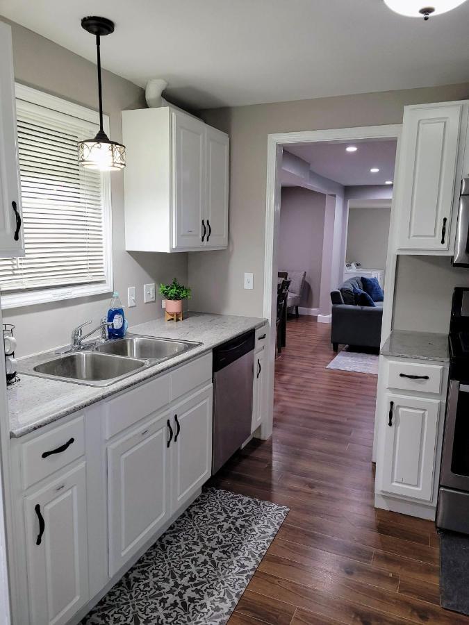 Apartment With Brand New Furniture And Large Parking ウェスト・セネカ エクステリア 写真